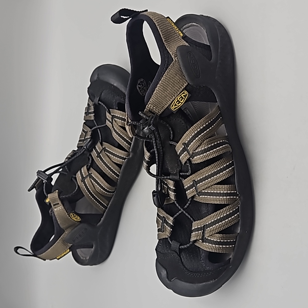 KEEN Men's Drift Creek H2 Closed Toe Water Sandal Men size 8 olive green